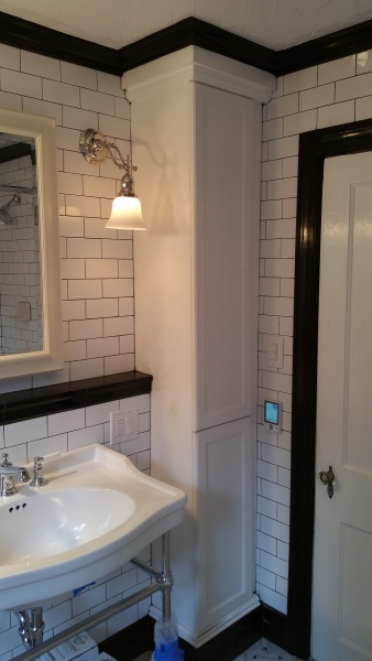 White-corner-cupboard