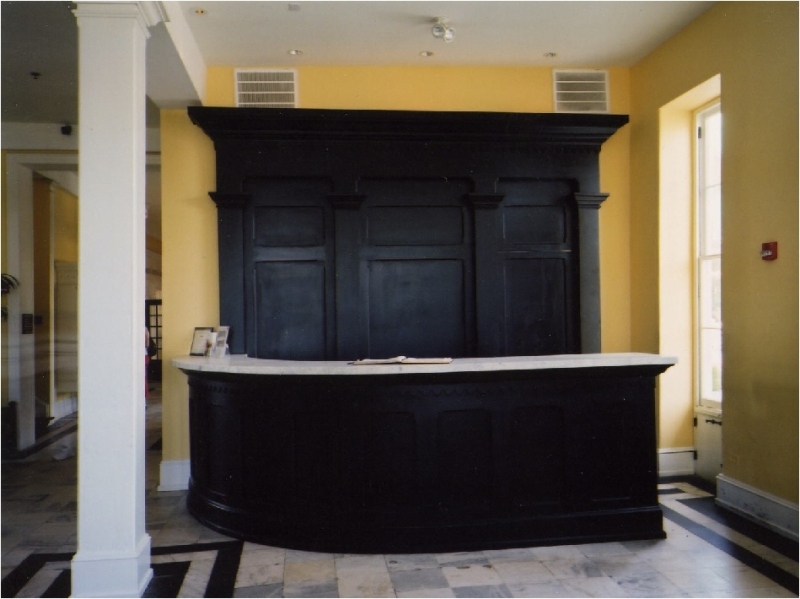 Congress-Hall-Desk