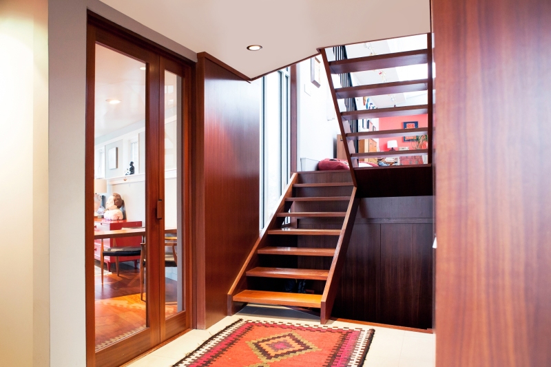 Interior-glass-and-mahogany-door